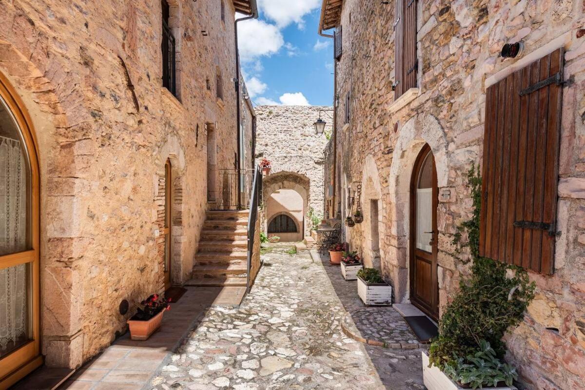 Il Castello Di Perchia Aparthotel Crocemaroggia Exterior photo